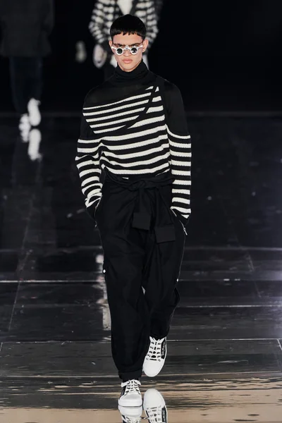 Look 19